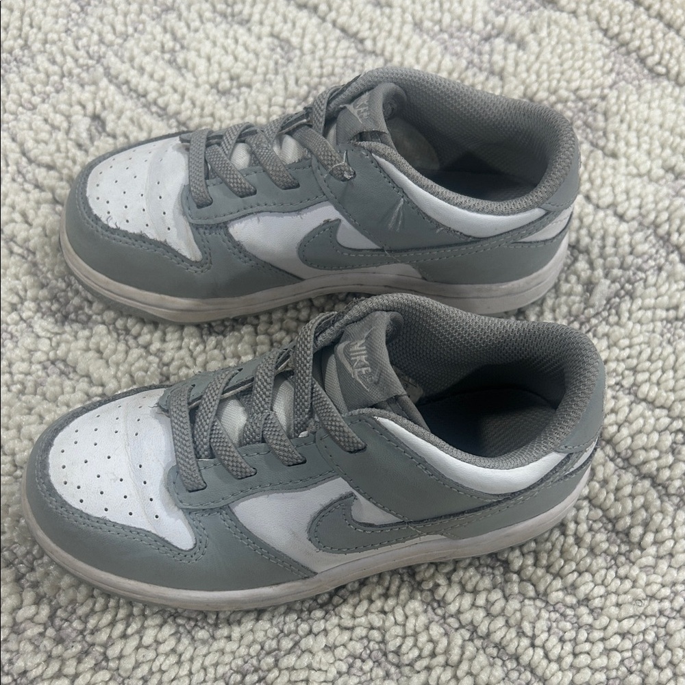 Nike Kids Sneakers in Gray and White